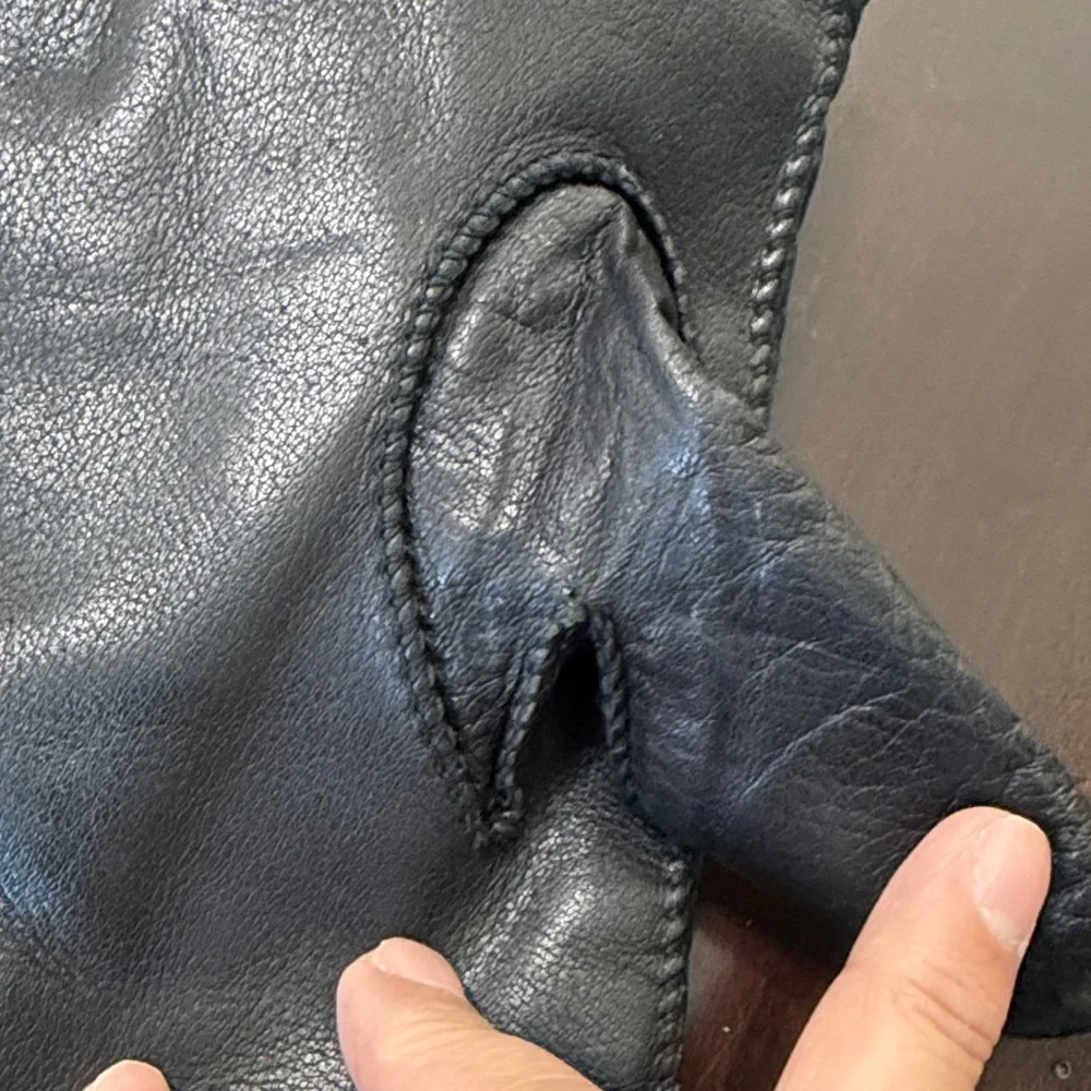 Vintage Women’s Black Leather Gloves  with plush lining ✨Medium